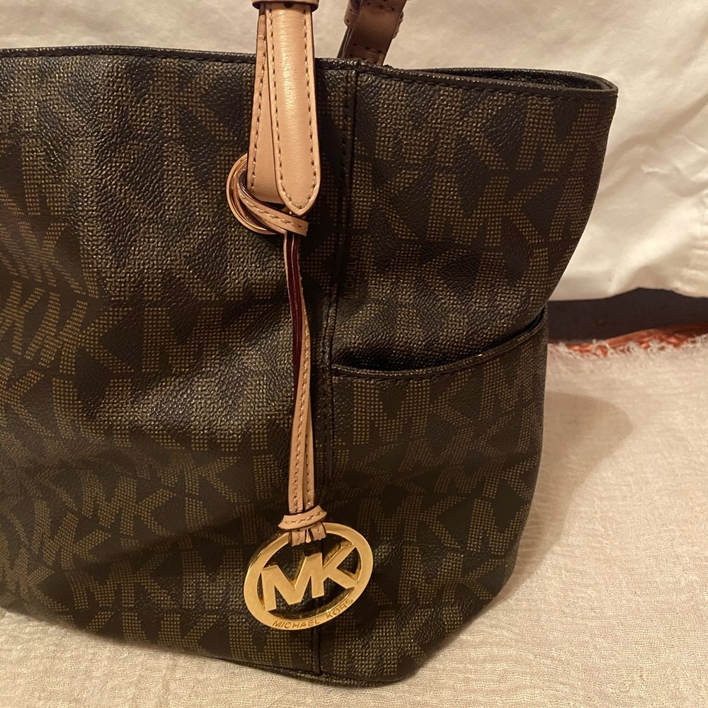 Micheal KORS tote purse